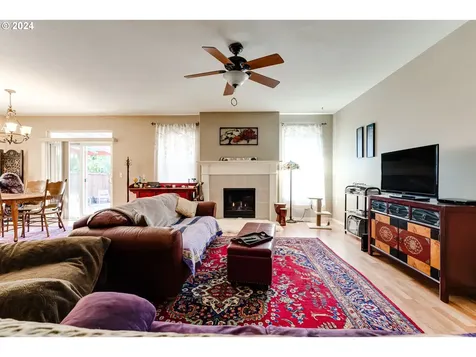 1096 Throne Drive Eugene OR 97402