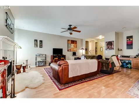 1096 Throne Drive Eugene OR 97402