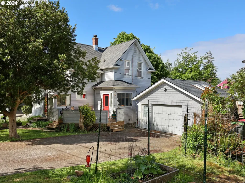 1419 9th Street Astoria OR 97103