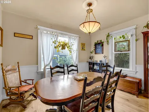 1419 9th Street Astoria OR 97103
