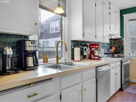 1419 9th Street Astoria OR 97103