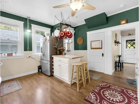 1419 9th Street Astoria OR 97103