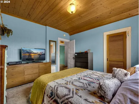 1419 9th Street Astoria OR 97103