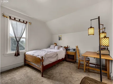 1419 9th Street Astoria OR 97103