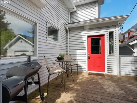1419 9th Street Astoria OR 97103