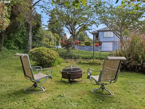 1419 9th Street Astoria OR 97103