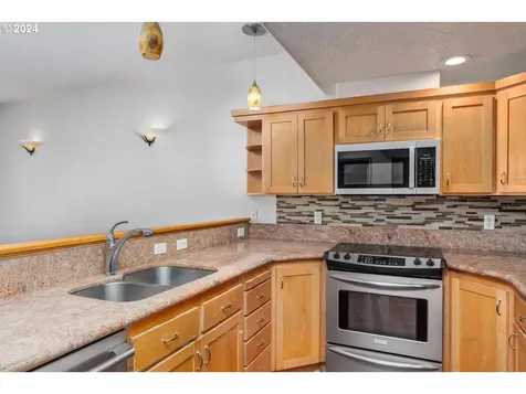 14436 SE Bridgeton Street Clackamas OR 97015