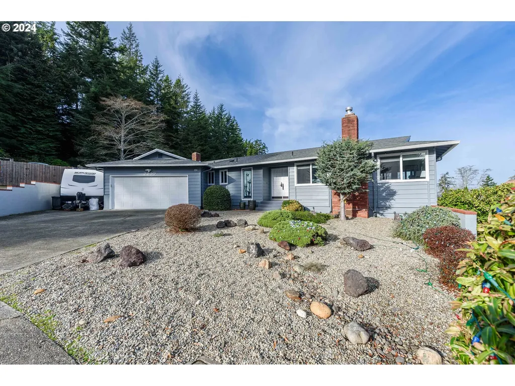 2230 Maine Court North Bend OR 97459