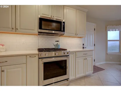 1160 NE Granite Ridge Street Roseburg OR 97470