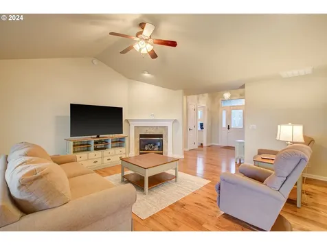 1160 NE Granite Ridge Street Roseburg OR 97470