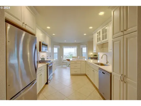 1160 NE Granite Ridge Street Roseburg OR 97470