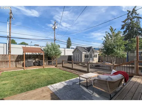 475 W 9th Avenue Junction City OR 97448