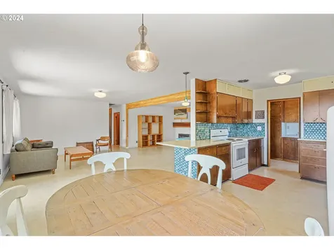 133 SW Peck Road White Salmon WA 98672