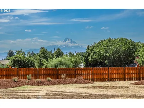 133 SW Peck Road White Salmon WA 98672
