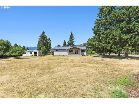 133 SW Peck Road White Salmon WA 98672