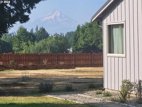 133 SW Peck Road White Salmon WA 98672