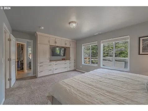 64419 Beaver Loop Road North Bend OR 97459