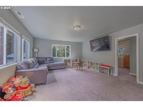 64419 Beaver Loop Road North Bend OR 97459