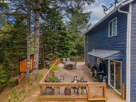 64419 Beaver Loop Road North Bend OR 97459