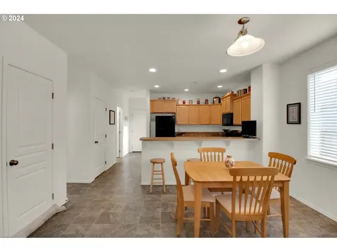 5824 Avalon Street Eugene OR 97402