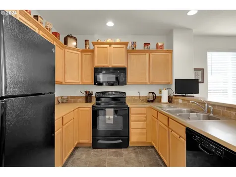 5824 Avalon Street Eugene OR 97402