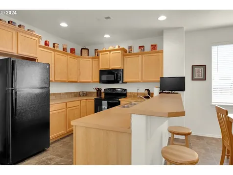 5824 Avalon Street Eugene OR 97402