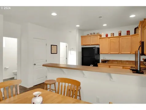 5824 Avalon Street Eugene OR 97402