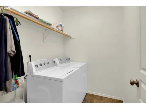 5824 Avalon Street Eugene OR 97402
