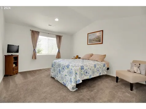 5824 Avalon Street Eugene OR 97402