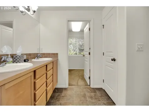 5824 Avalon Street Eugene OR 97402