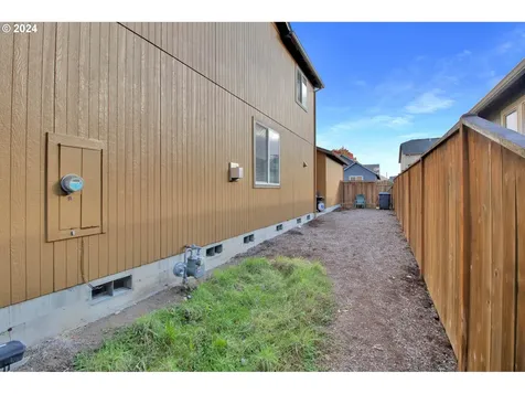5824 Avalon Street Eugene OR 97402