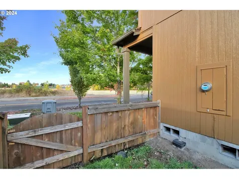 5824 Avalon Street Eugene OR 97402