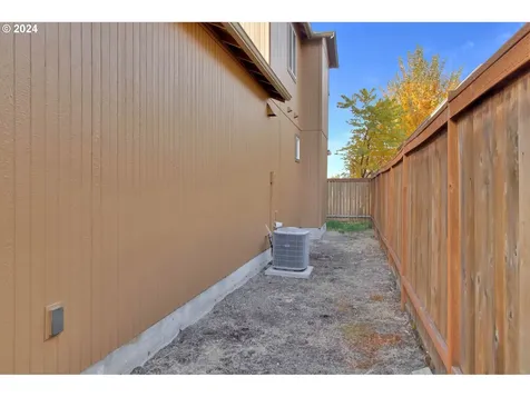 5824 Avalon Street Eugene OR 97402