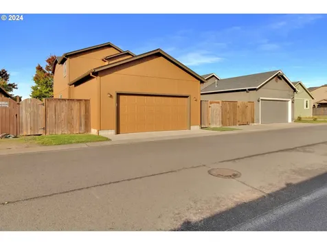 5824 Avalon Street Eugene OR 97402