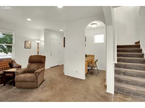 5824 Avalon Street Eugene OR 97402