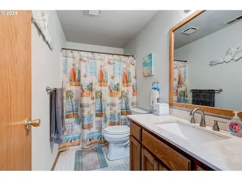 823 NW 104th Loop Vancouver WA 98685