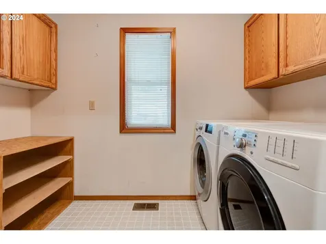 823 NW 104th Loop Vancouver WA 98685