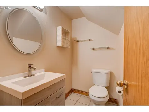 823 NW 104th Loop Vancouver WA 98685