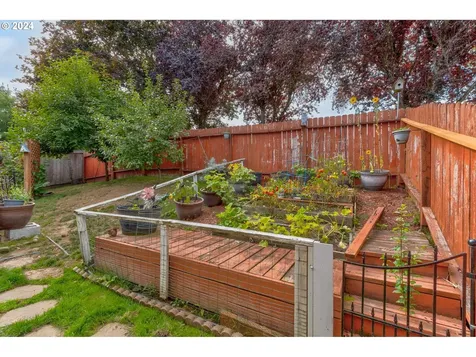823 NW 104th Loop Vancouver WA 98685
