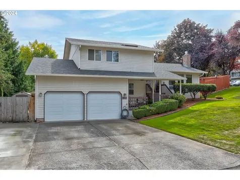 823 NW 104th Loop Vancouver WA 98685