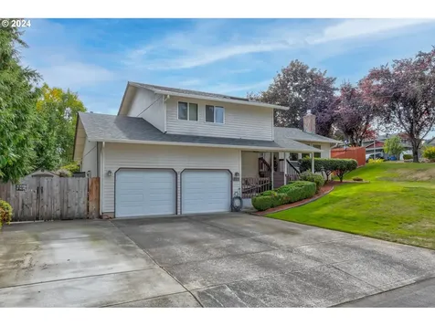 823 NW 104th Loop Vancouver WA 98685