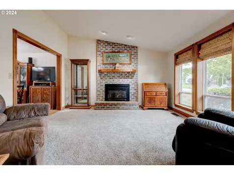 823 NW 104th Loop Vancouver WA 98685