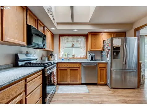 823 NW 104th Loop Vancouver WA 98685