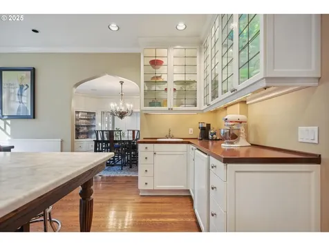 2670 SW Tichner Drive Portland OR 97205