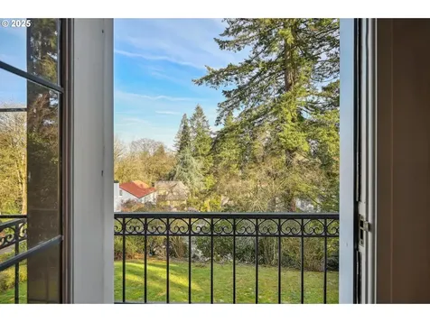 2670 SW Tichner Drive Portland OR 97205