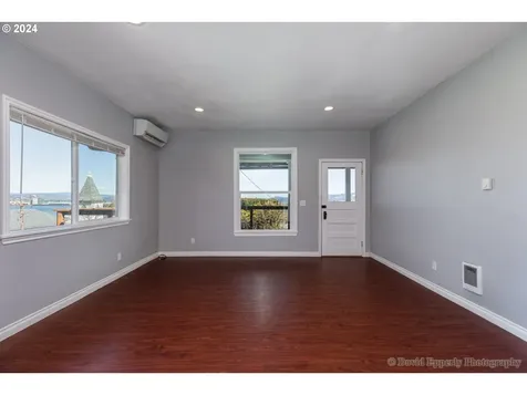 112 E C Street Rainier OR 97048