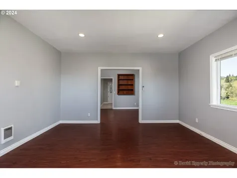 112 E C Street Rainier OR 97048