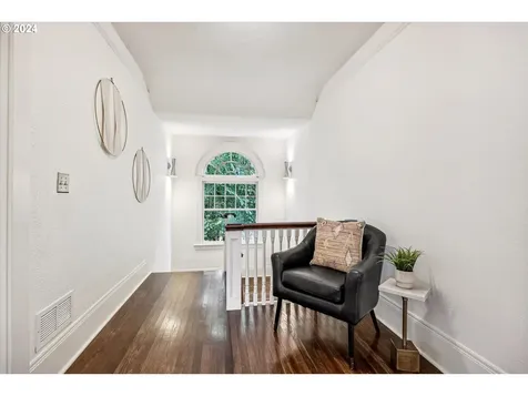 5239 NE Garfield Avenue Portland OR 97211