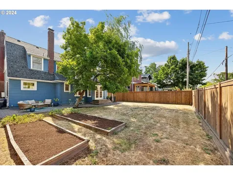 5239 NE Garfield Avenue Portland OR 97211