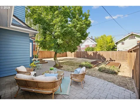 5239 NE Garfield Avenue Portland OR 97211